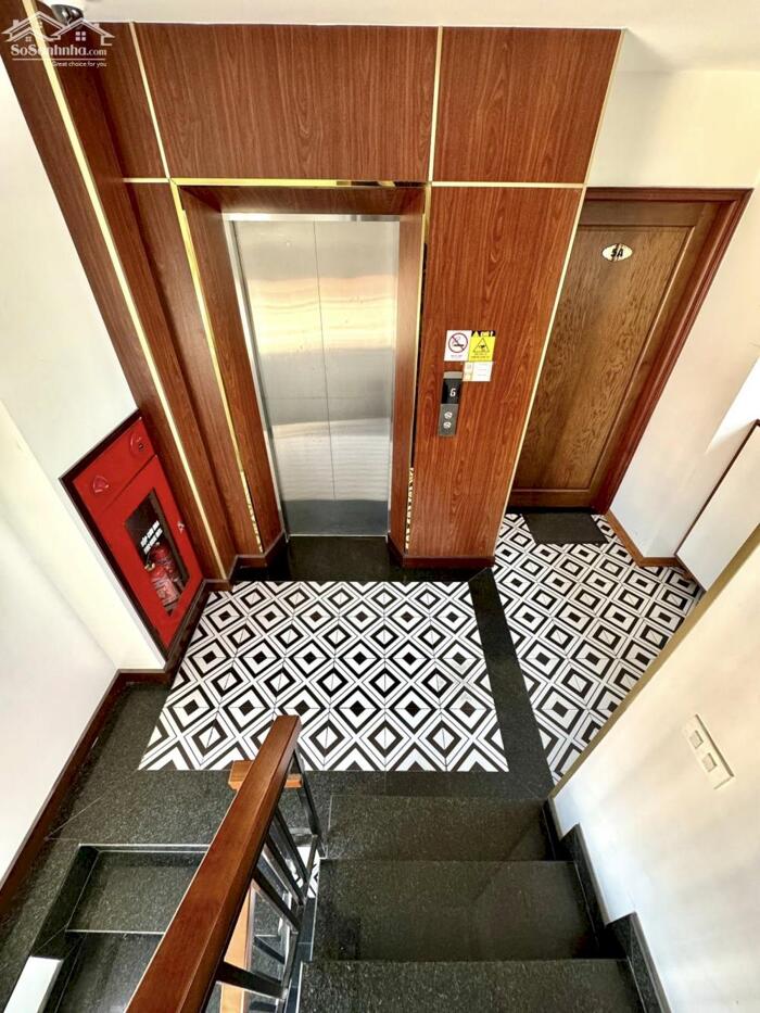 Hình ảnh Nhà Đẹp Trịnh Công Sơn 7 Tầng Thang Máy MT 4,7M 28.5 Tỷ Gần Hồ Tây View Hồ 1