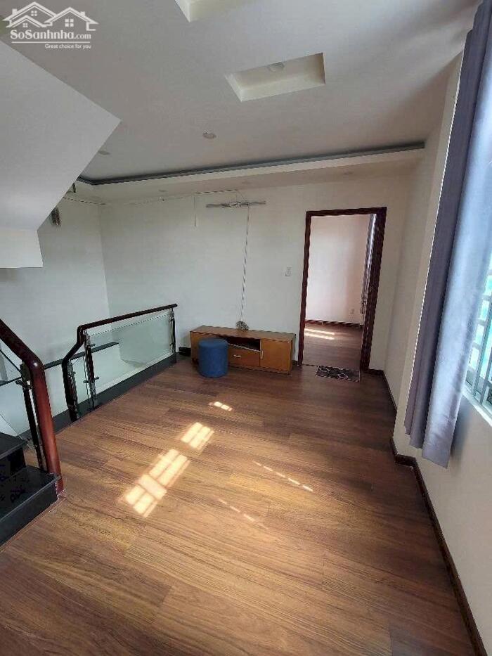 Hình ảnh Ngay Ngã Tư Ga, căn góc hiếm 2 mặt tiền đường 8m không LG, 5x13m, 3 tầng nhỉnh 7Tỷ 7