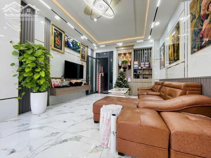 Hình ảnh Bán nhà HXT thông Phạm Văn Bạch P12 ngang 4.2 m 93m2 4L có T.máy KD buôn bán 13.7 tỷ. 0