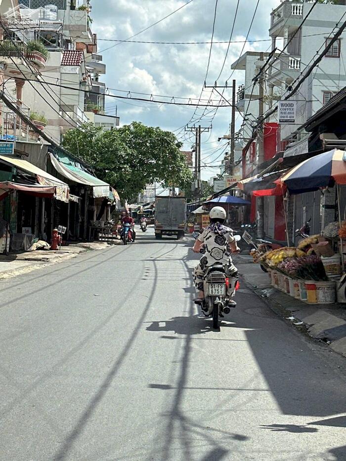 Hình ảnh Bán nhà HXT thông Phạm Văn Bạch P12 ngang 4.2 m 93m2 4L có T.máy KD buôn bán 13.7 tỷ. 1