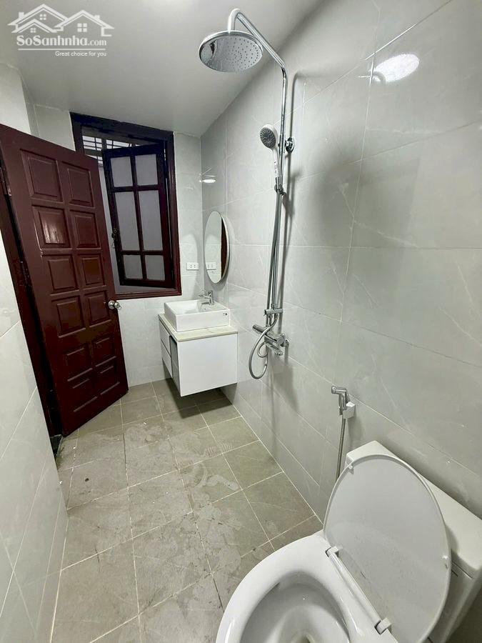 Hình ảnh Bán nhà 8 tầng thang máy Hoàng Quốc Việt 52m², MT 5m, ô tô tránh, phù hợp cho thuê – 29 tỷ 3