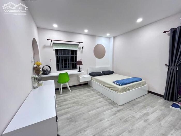 Hình ảnh 4,28 TỶ- CHUNG CƯ 152/11 NGUYỄN THỊ TẦN P2 Q8- CĂN HỘ SÂN VƯỜN 105,1M2 SỔ SẴN CC LIỀN , NỘI THẤT XỊN XÒ 4