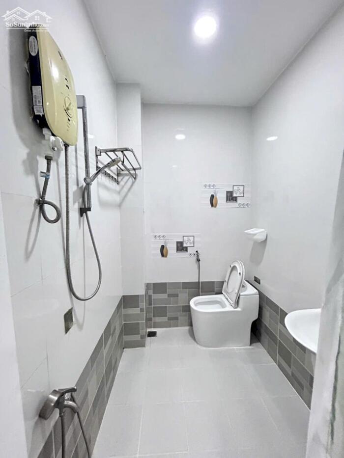 Hình ảnh 4,28 TỶ- CHUNG CƯ 152/11 NGUYỄN THỊ TẦN P2 Q8- CĂN HỘ SÂN VƯỜN 105,1M2 SỔ SẴN CC LIỀN , NỘI THẤT XỊN XÒ 0