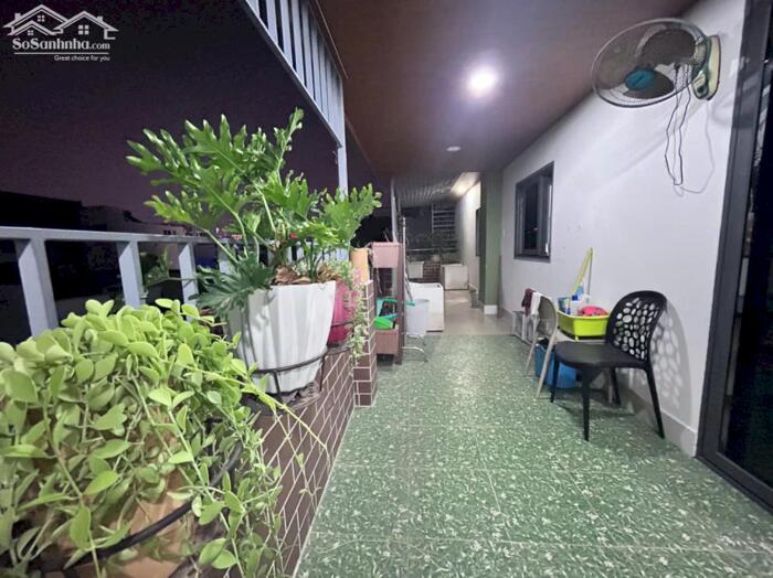 Hình ảnh 4,28 TỶ- CHUNG CƯ 152/11 NGUYỄN THỊ TẦN P2 Q8- CĂN HỘ SÂN VƯỜN 105,1M2 SỔ SẴN CC LIỀN , NỘI THẤT XỊN XÒ 1