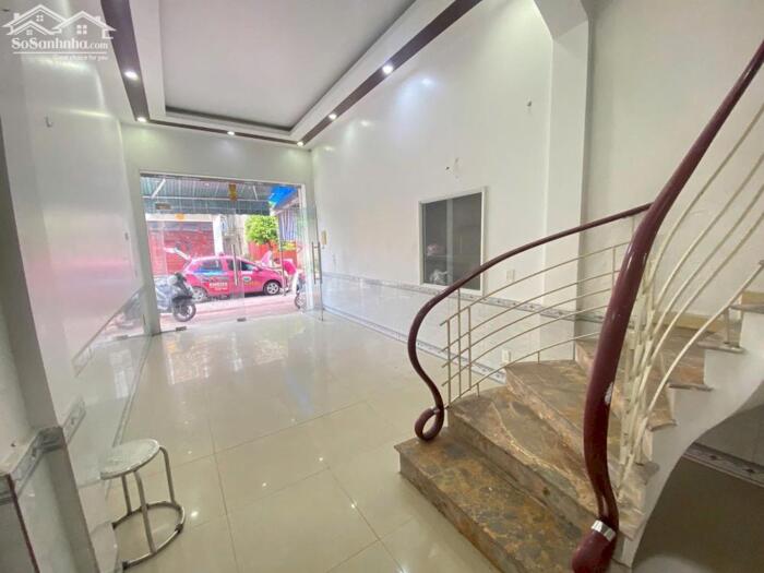 Hình ảnh Cho thuê nguyên căn nhà 4 tầng phố Lê Hồng Phong 2