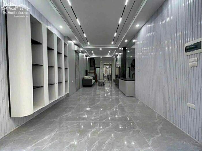 Hình ảnh Bán nhà mặt phố Đê La Thành 50m2 vỉa hè rộng mặt tiền rộng 18.5 tỷ 0