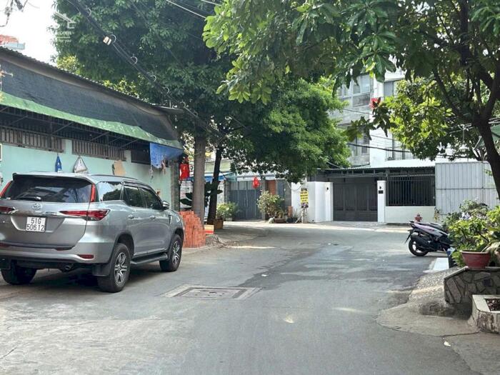 Hình ảnh Nhà chính chủ gửi bán 1 sẹc Đ.số 30 HXT 93m2 5 tầng mới DT 20 triệu gần chợ hơn 9 tỷ 2