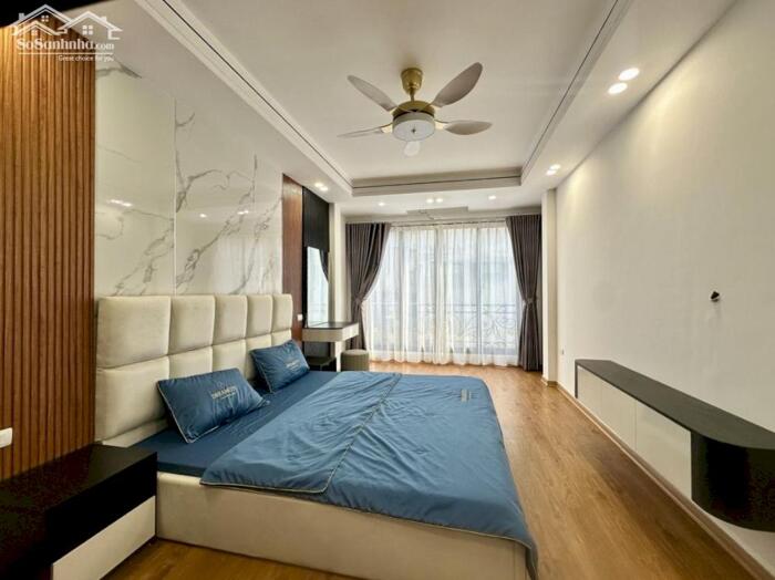 Hình ảnh Nhà 7 Tầng Thang Máy Hoàng Cầu - Đống Đa, 10PN, ô tô cửa, sổ đỏ 71m2 - Ở/Văn Phòng 5