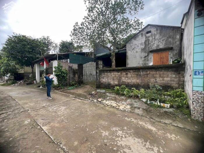 Hình ảnh BÁN LÔ ĐẤT PHỐ CẠNH CHỢ LƯƠNG SƠN 0