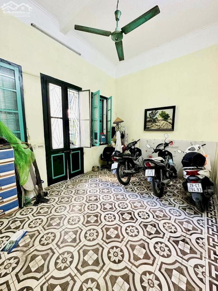 Hình ảnh Bán Nhà Mặt Phố Phó Đức Chính Ba Đình 70m2-4T-MT5m Vỉa Hè 56,2 Tỷ Có Thương Lượng. 1