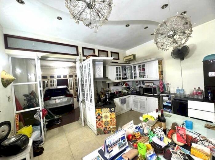 Hình ảnh Bán nhà đường Láng_7 chỗ ngủ nhà_ mt rộng_55m2_giá chào 14 tỷ 1