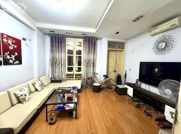 Hình ảnh Bán nhà đường Láng_7 chỗ ngủ nhà_ mt rộng_55m2_giá chào 14 tỷ 0