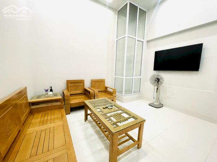 Hình ảnh Cho thuê nhà phố Văn Cao, 4 p.ngủ full đồ, DT: 55m2. 6