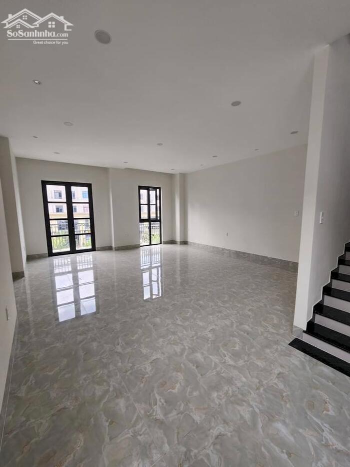 Hình ảnh CHO THUÊ BIỆT THỰ VINHOMES GRAND PARK BIỆT THỰ 3 TẦNG TRÊN 200M2 HOÀN THIỆN GIÁ CHỈ 35 TRIỆU/THÁNG 1