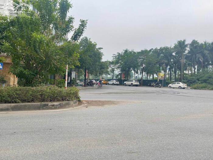 Hình ảnh Bán 100m đất đấu giá TT5A Giang Biên chân toàn chung cư Ruby kinh doanh đa dạng 5