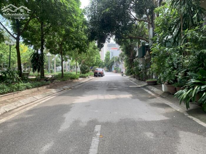 Hình ảnh Bán đất mặt đường 541/16 Bát Khối, tổ 8 Thạch Bàn view công viên, đường 3 ô tô tránh giá chưa tới 20 tỷ 3