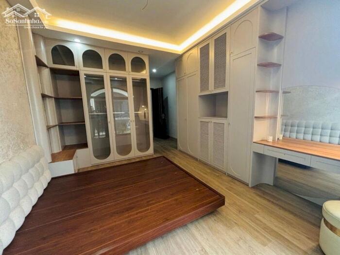 Hình ảnh BÁN NHÀ NGUYỄN VĂN CỪ, LONG BIÊN SIÊU PHẨM 5T, 33m2 GIÁ 8,3 TỶ (Ô TÔ ĐỖ CÁCH NHÀ 10M) 2