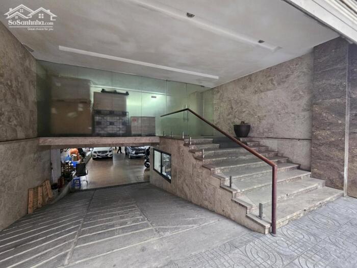 Hình ảnh Tòa Văn Phòng Ô CHỢ DỪA 330M2 9 Tầng MT 10M 140 Tỷ Dòng Tiền 3.6 Tỷ /Năm 0