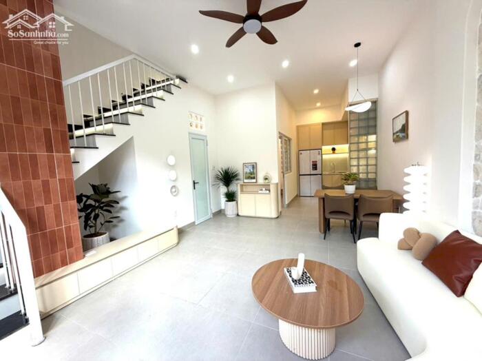 Hình ảnh 5.75 tỷ _ nhà đẹp 3 tầng Núi Thành Full Nôi Thất , 57m² 0