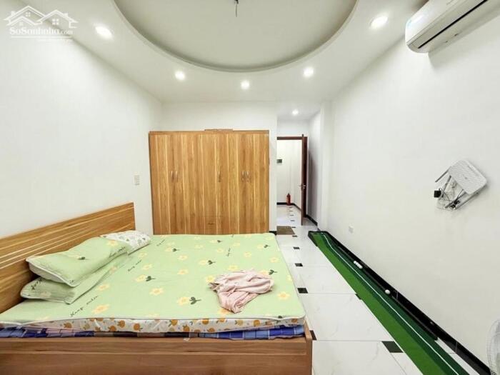 Hình ảnh Bán Nhà Ngô Gia Tự, Phường Việt Hưng, Long Biên 5T, 33m2 giá 6,8 tỷ (Nhà cách ô tô đỗ 25m) 1