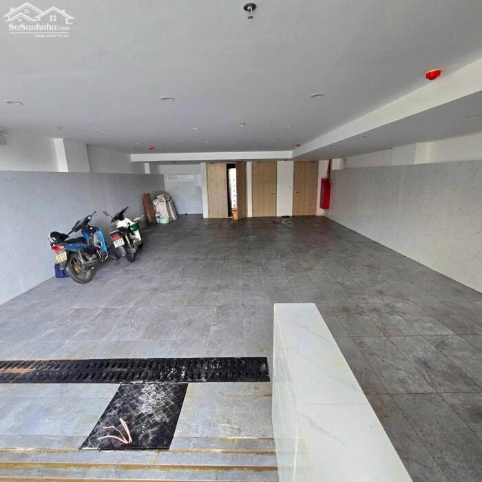 Hình ảnh Cơ Hội Vàng: Tòa Văn Phòng 9 Tầng 130M2 Mặt Phố Đại La Chỉ Với 78 Tỷ! 2