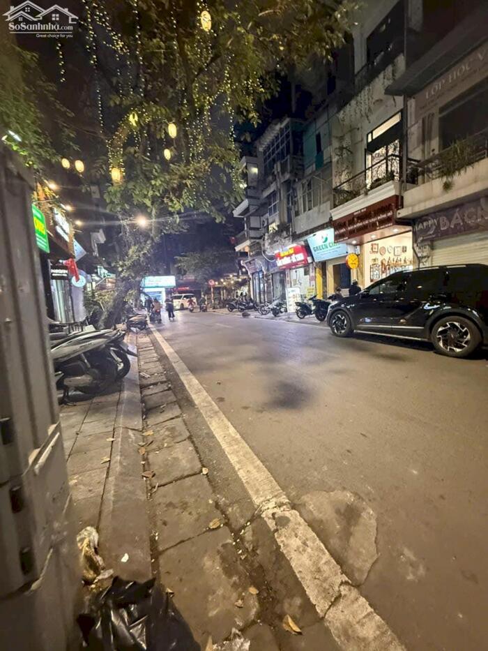 Hình ảnh Gía Tốt ! Mặt Phố Hàng Phèn 4 Tầng Khung Cột Ô Chờ Thang Máy Chỉ 46 Tỷ 1