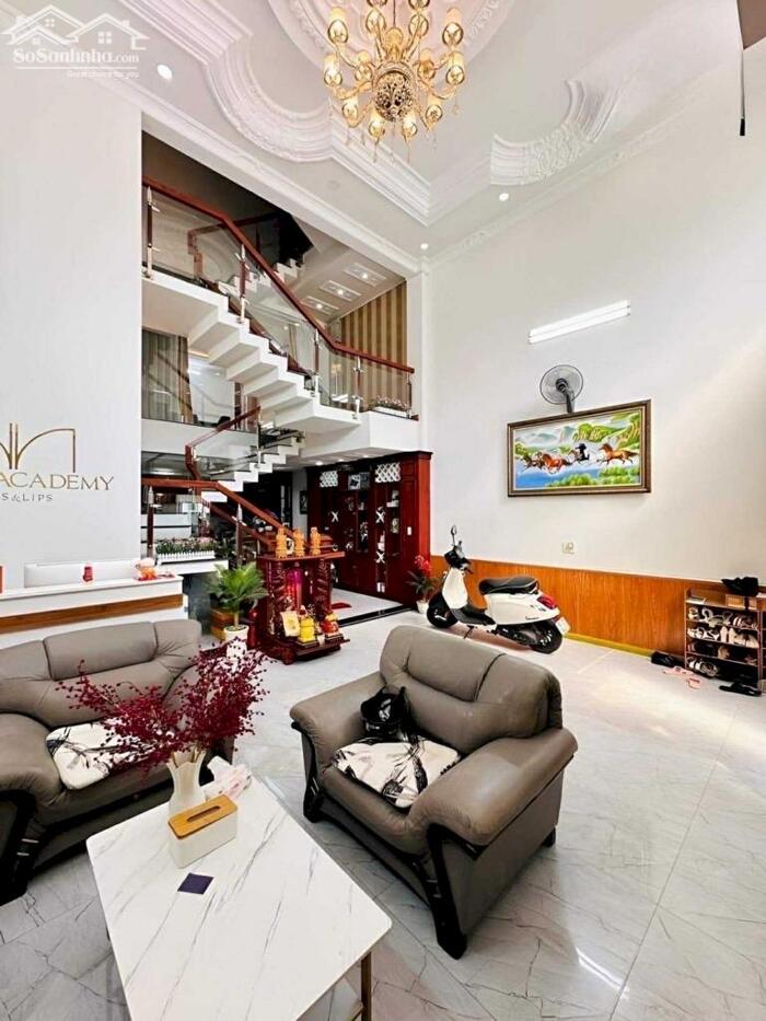 Hình ảnh Chỉ 16 tỷ xí có nhà 5 lầu HXH đẹp ngang 6.5m 104m2 vài bước ra Phan Huy Ích tới Emart. 4