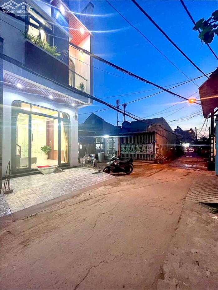 Hình ảnh Bán Nhà Trệt Lầu Mới Full Nội Thất Kế Trục chính KDC 3A - Gần Chợ Nổi + Trường học 1