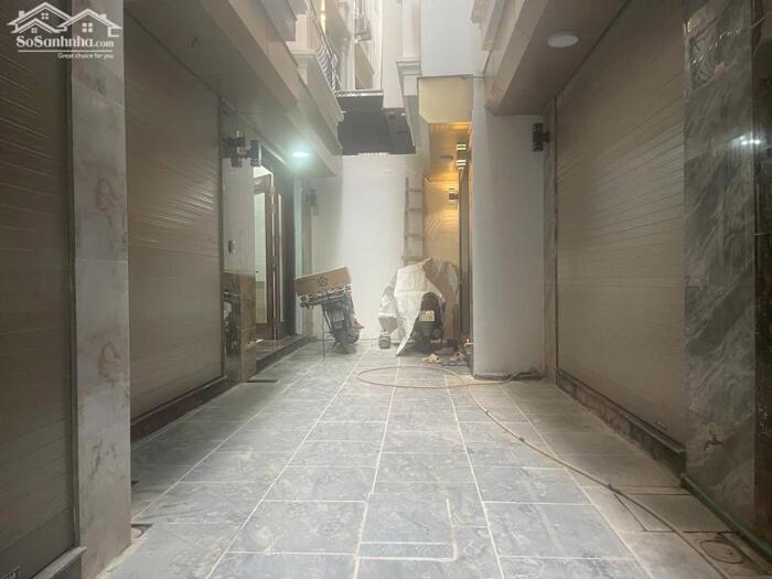 Hình ảnh Chỉ 6,5 tỷ nhà xây mới Cự Khối 4,5 tầng full nội thất, định cư đón tết được ngay, 10m ra ô tô tránh 8