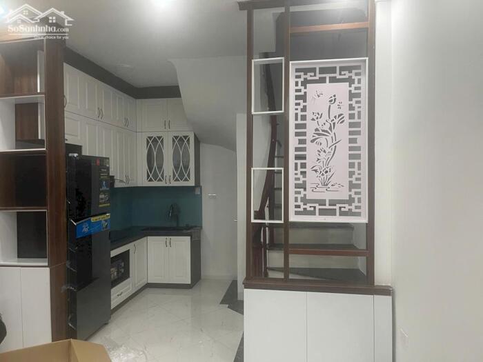 Hình ảnh Chỉ 6,5 tỷ nhà xây mới Cự Khối 4,5 tầng full nội thất, định cư đón tết được ngay, 10m ra ô tô tránh 1