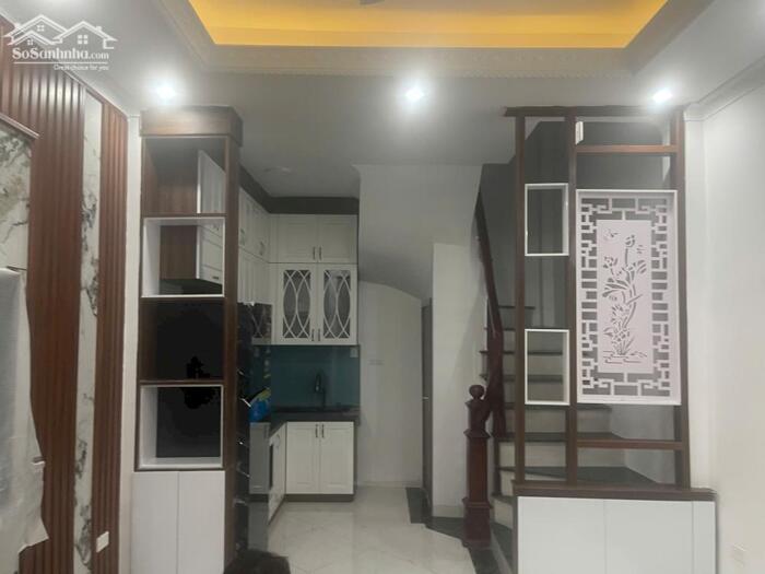 Hình ảnh Chỉ 6,5 tỷ nhà xây mới Cự Khối 4,5 tầng full nội thất, định cư đón tết được ngay, 10m ra ô tô tránh 2