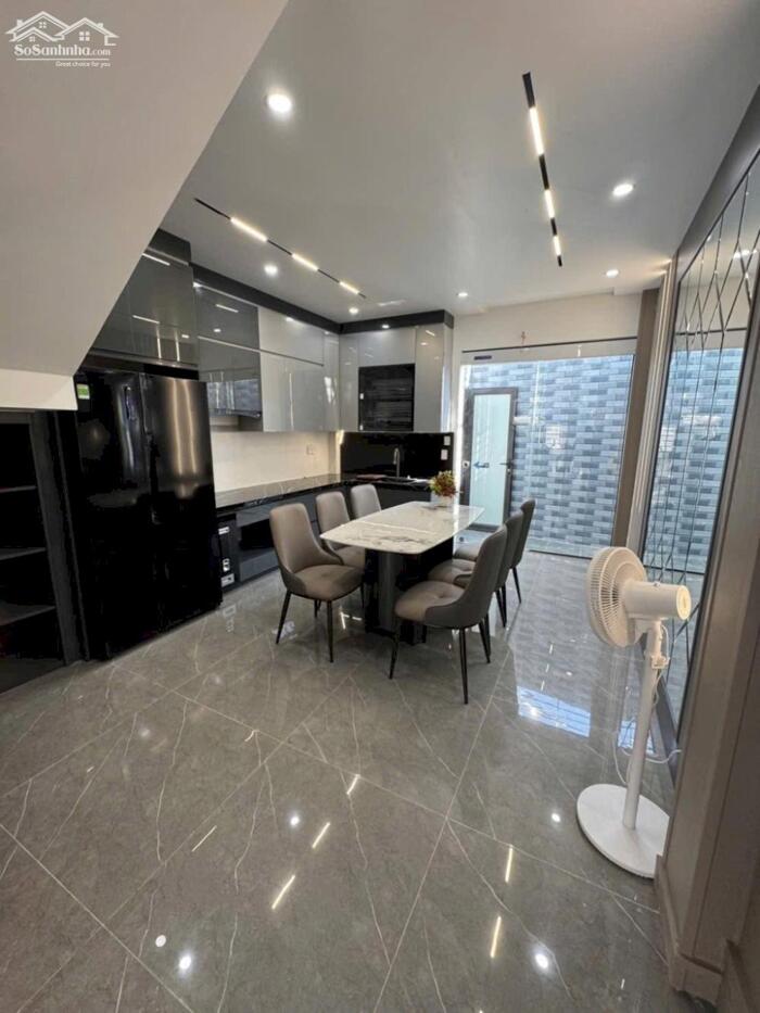 Hình ảnh Bán chung cư cao cấp phố Đốc Ngữ 100m2 nhà đẹp 3 ngủ 9.6 tỷ 0