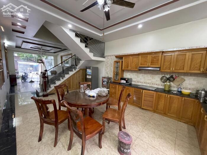 Hình ảnh Cho thuê nguyên căn sân cổng 110m2 Văn Cao, 4 p.ngủ. 9