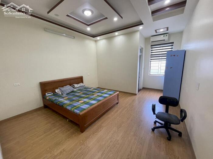 Hình ảnh Cho thuê nguyên căn sân cổng 110m2 Văn Cao, 4 p.ngủ. 3