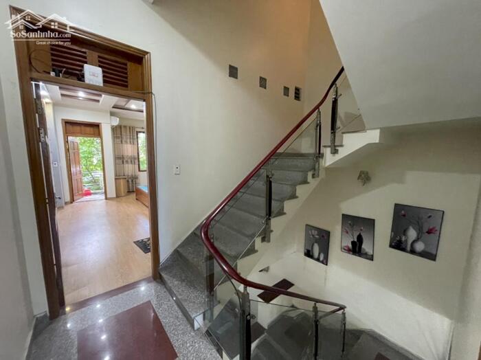 Hình ảnh Cho thuê nguyên căn sân cổng 110m2 Văn Cao, 4 p.ngủ. 6