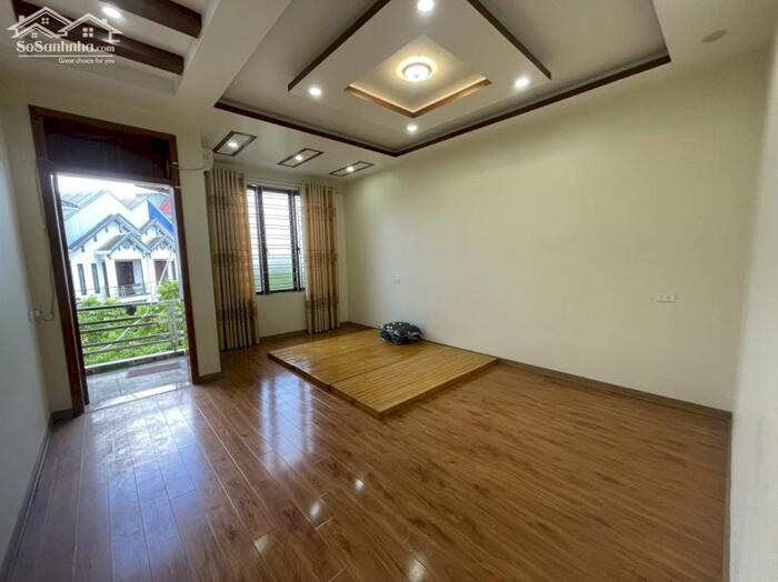 Hình ảnh Cho thuê nguyên căn sân cổng 110m2 Văn Cao, 4 p.ngủ. 4