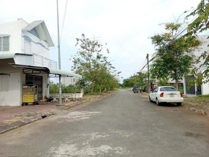 Hình ảnh Bán Nền giá tốt 100m2 đường 16 B2 KDC Tân Phú, Phường Hưng Phú, Cần Thơ. 0