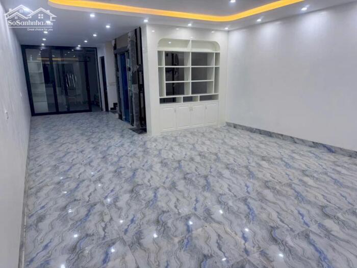 Hình ảnh Cho thuê nhà 5 tầng đường Trần phú, Vĩnh yên 1