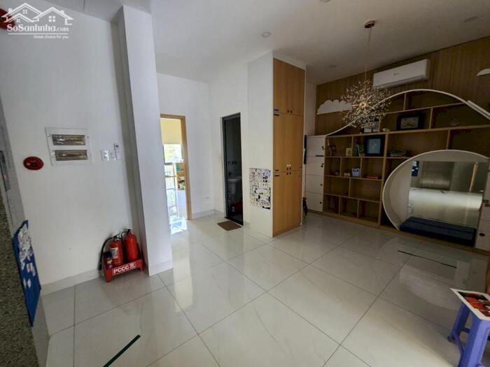 Hình ảnh Nhà phố Vinhomes Grand Park cho thuê– 5 tầng– thang máy– diện tích lớn 162m2 giá tốt nhất tháng 12 4