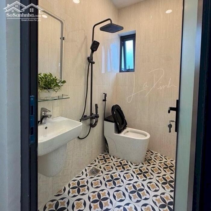 Hình ảnh Nhà siêu đẹp Lạc Long Quân, xe tải đậu trước nhà, DTCN 38m2, 2 tầng, tài chính 4Tỷ, pháp lý chuẩn 5