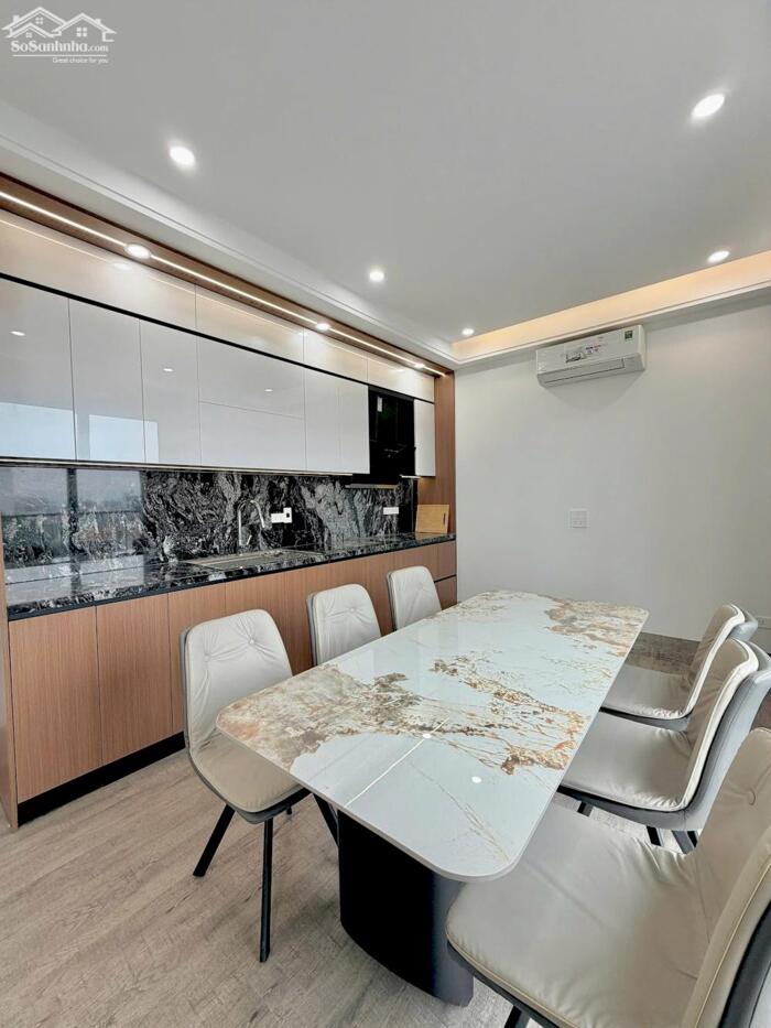 Hình ảnh Bán nhà mặt phố Đê La Thành 50m2 lô góc vỉa hè rộng kinh doanh tốt 18.99 tỷ 0