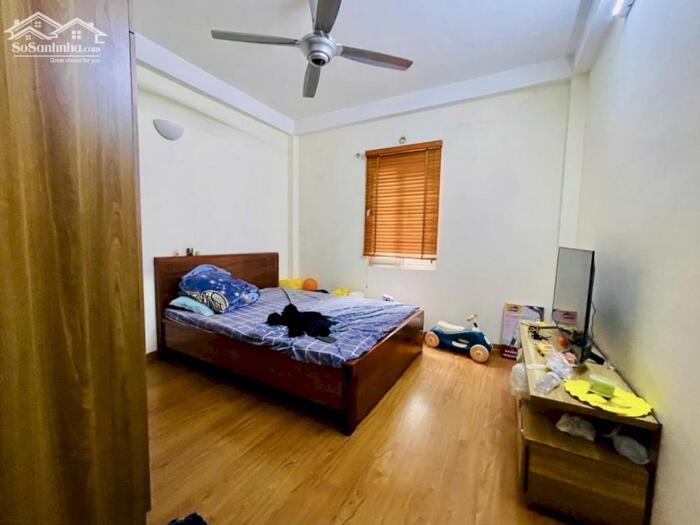 Hình ảnh Bán nhà Nguyễn Đình Hoàn, Cầu Giấy, 45m2 x 5 tầng, 6PN, 2 Thoáng, Ngõ Nông, Giá 13.99 Tỷ 1