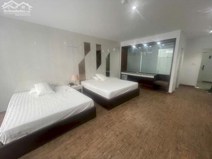 Hình ảnh Cho thuê toà khách sạn trung tâm phố Văn Cao siêu đỉnh giá bình dân 7