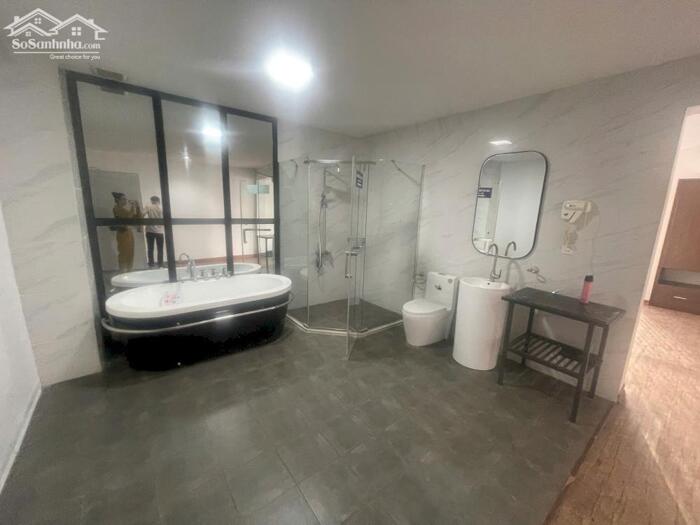 Hình ảnh Cho thuê toà khách sạn trung tâm phố Văn Cao siêu đỉnh giá bình dân 4