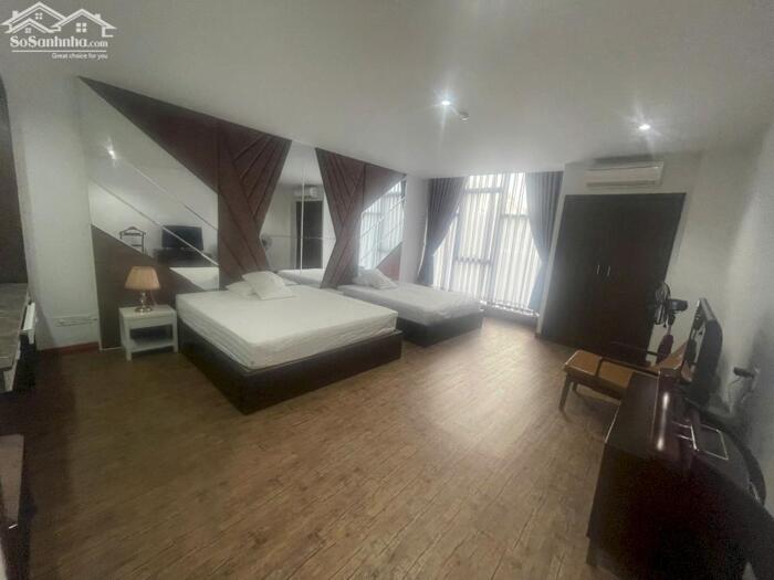 Hình ảnh Cho thuê toà khách sạn trung tâm phố Văn Cao siêu đỉnh giá bình dân 8