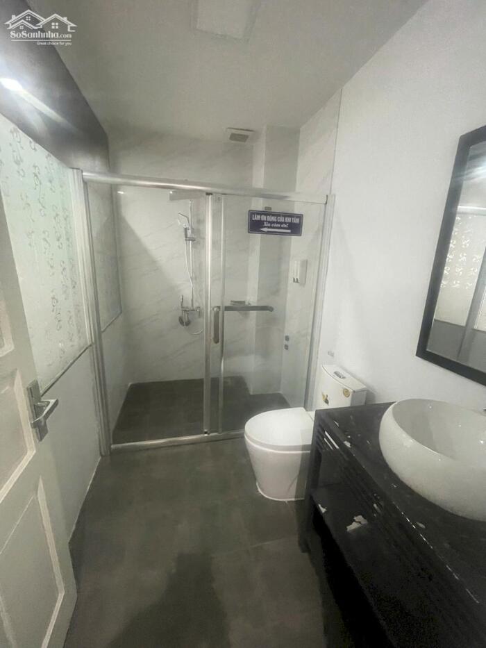 Hình ảnh Cho thuê toà khách sạn trung tâm phố Văn Cao siêu đỉnh giá bình dân 1