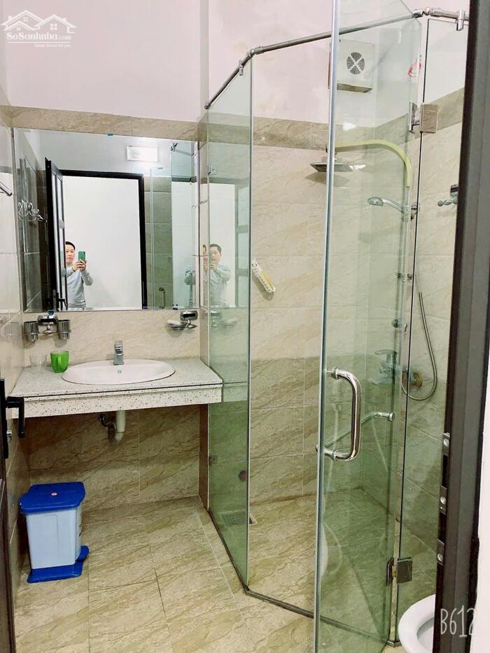 Hình ảnh Cho thuê nhà tuyến 2 Văn Cao, 5 p.ngủ khép kín (80m2). 1