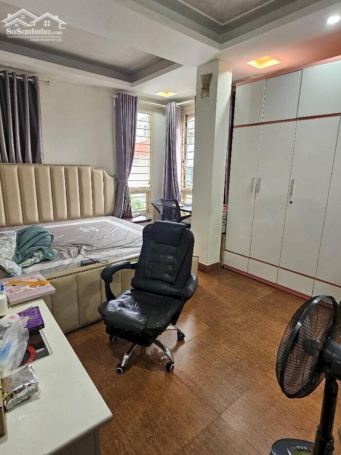 Hình ảnh Bán nhà Hoàng Cầu_lô góc 2 mặt ô tô_mt 7m bề thế_80m2_giá chào 39 tỷ 2