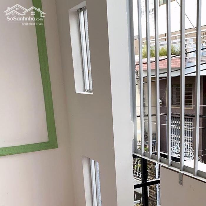 Hình ảnh Giảm sâu, Lạc Long Quân gần Đầm Sen, DT 64m2, 2 tầng, phù hợp ở hoặc đầu tư giữ tiền 4