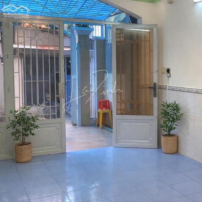 Hình ảnh Giảm sâu, Lạc Long Quân gần Đầm Sen, DT 64m2, 2 tầng, phù hợp ở hoặc đầu tư giữ tiền 3